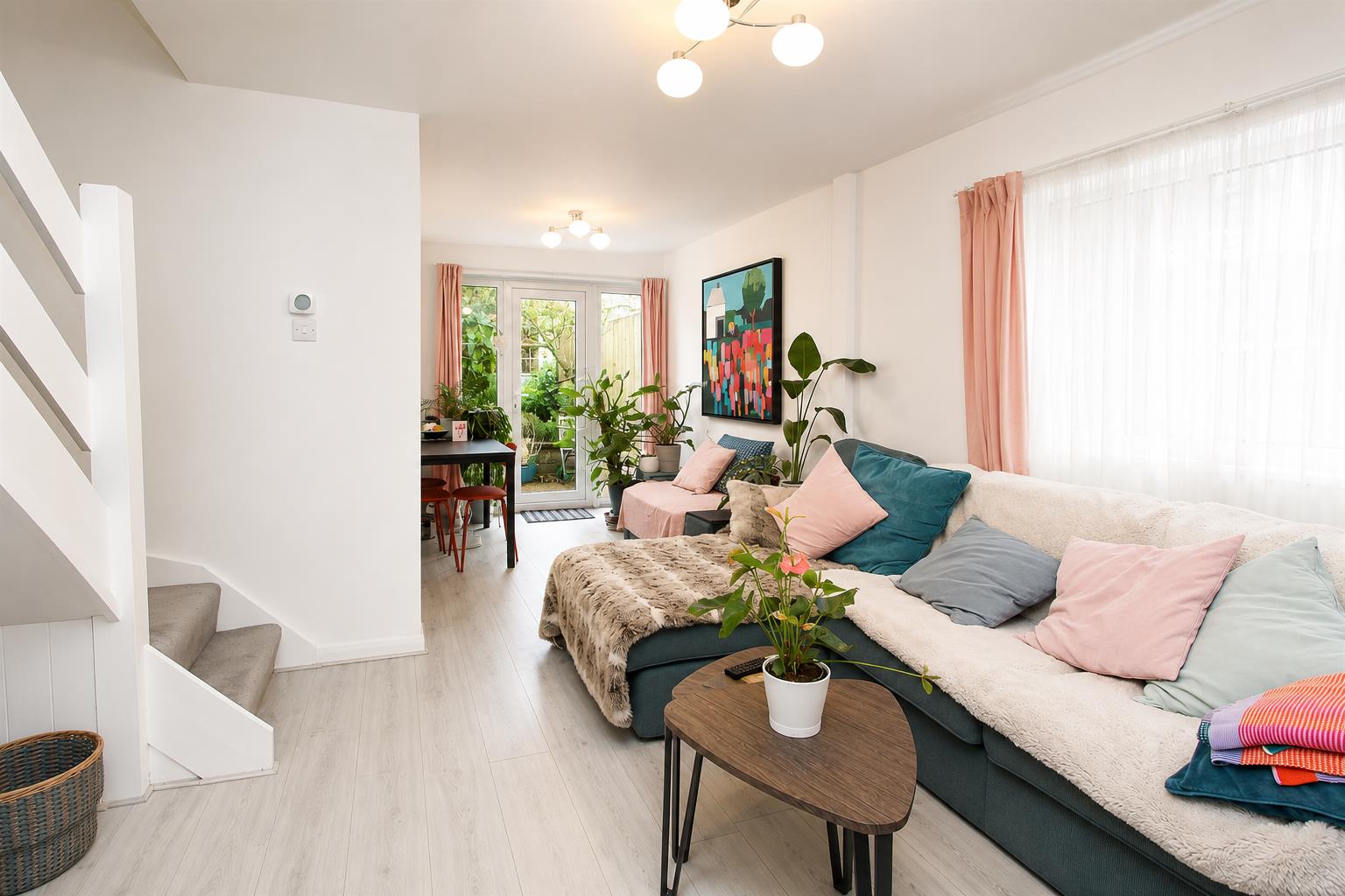 4 bed property in Ferndown Close, Sutton